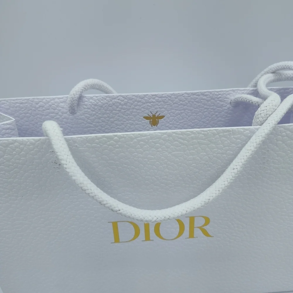Dior White Pebbled Gift Bag 2021–2023 | Gold Logo | Luxury Packaging EUC
